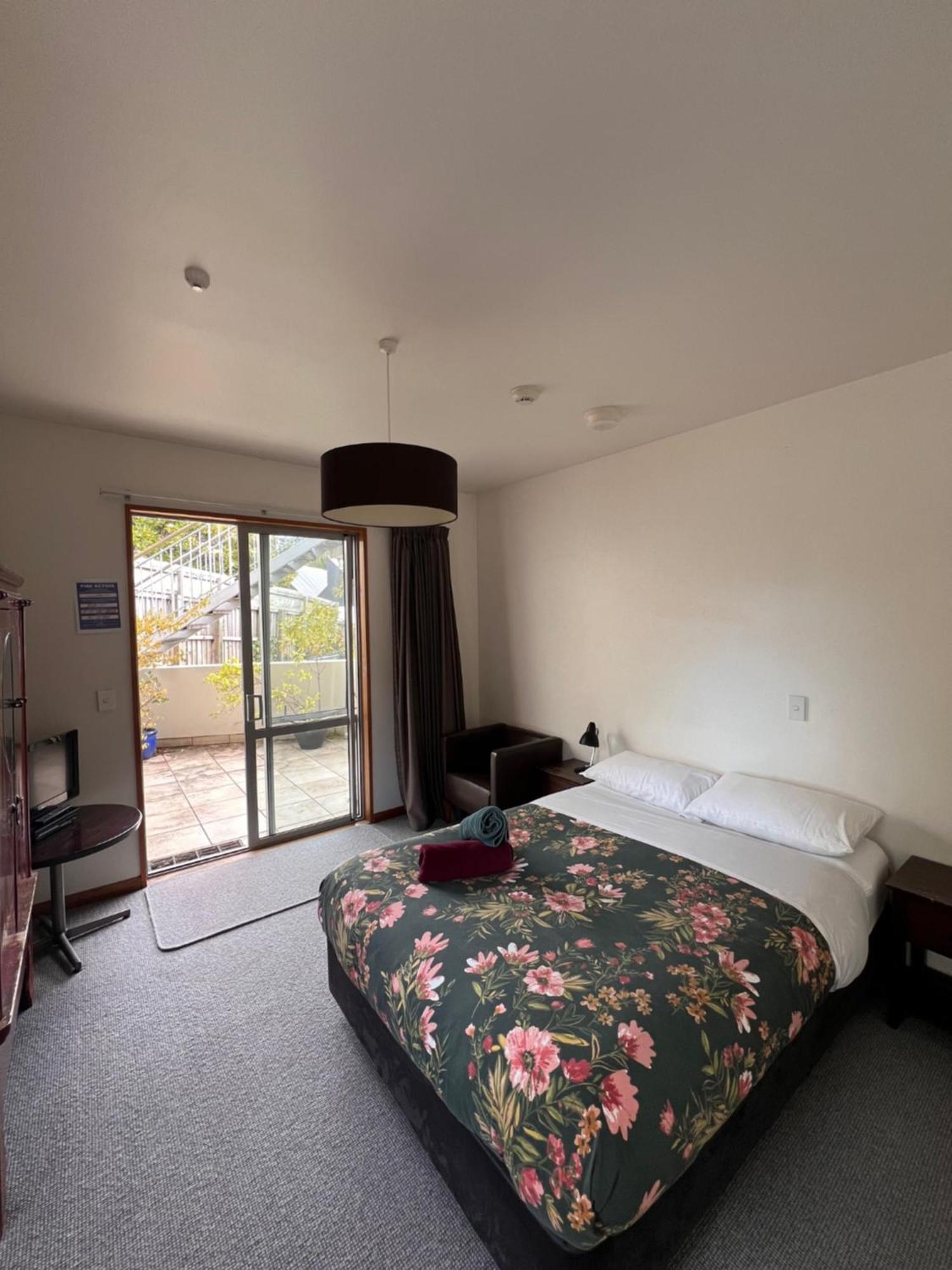 On Top Backpackers Dunedin Dış mekan fotoğraf